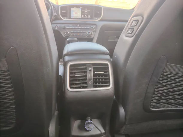 Car image 30