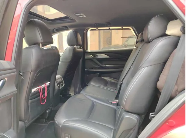 Car image 19