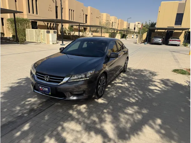 2013 هوندا اكورد في الرياض