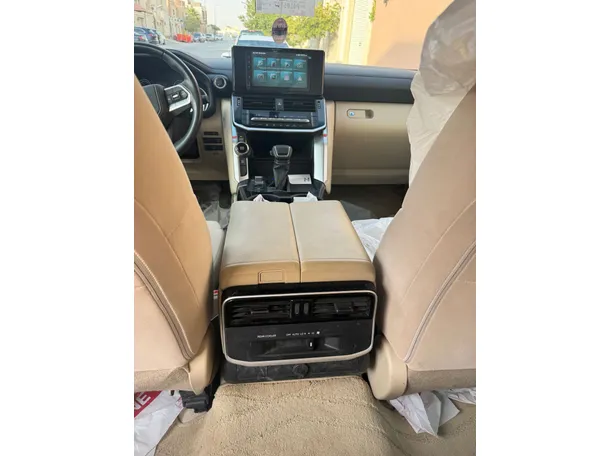 Car image 20