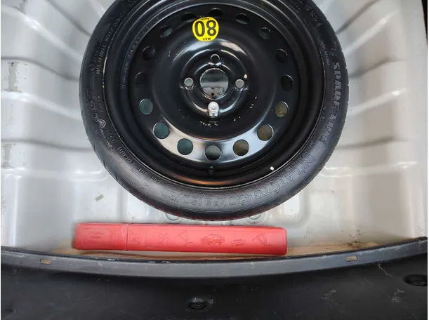 Car image 29