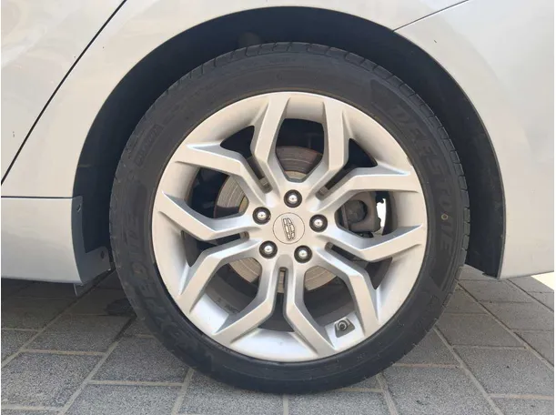 Car image 9