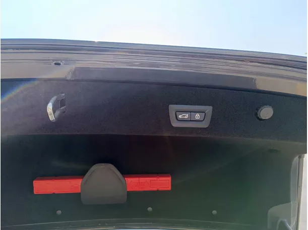 Car image 36