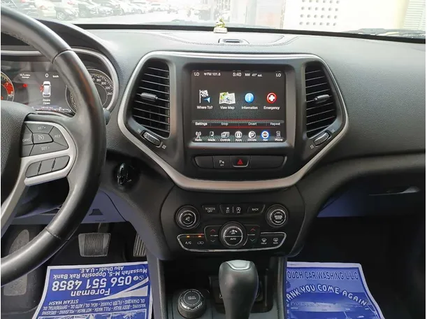 Car image 16