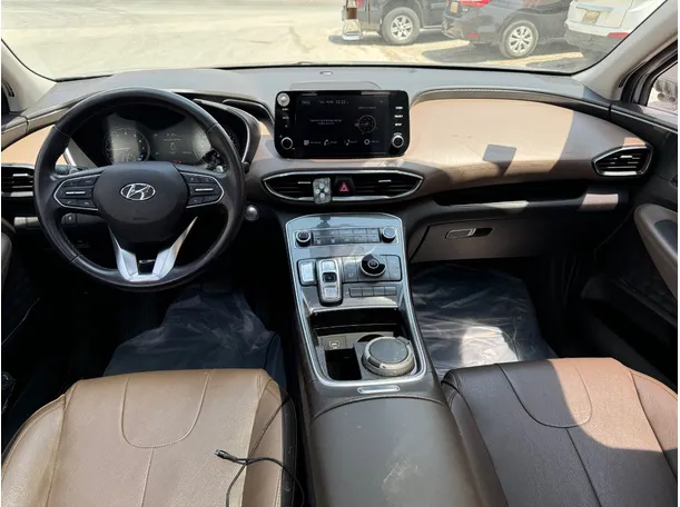Car image 15