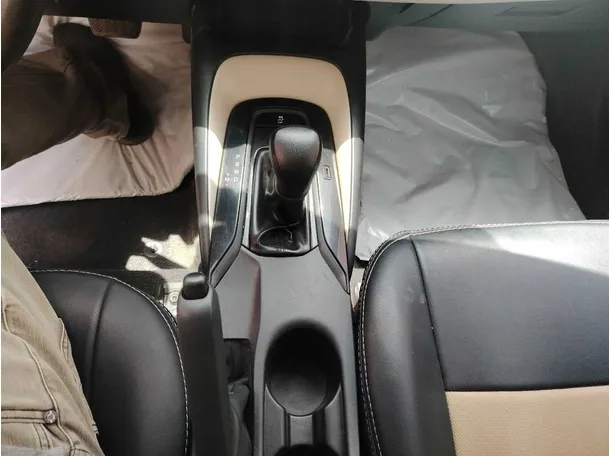 Car image 25
