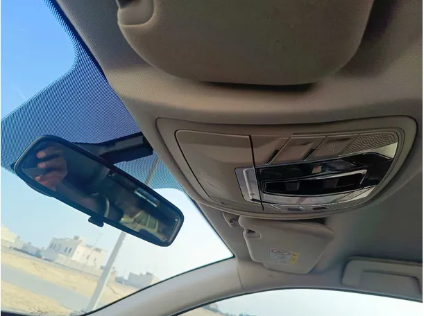 Car image 33