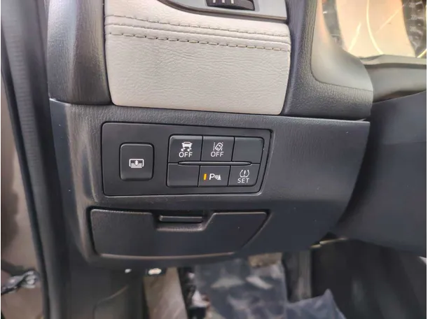 Car image 39