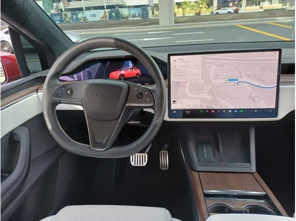 Car image 18
