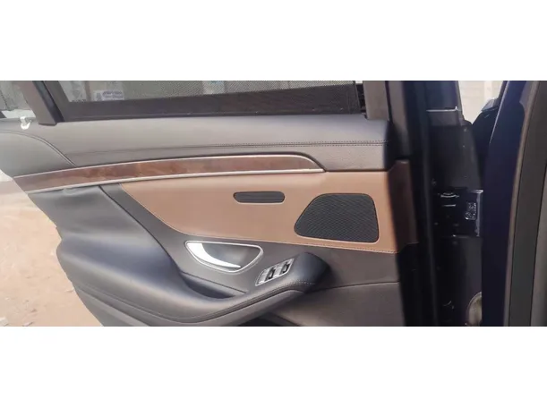 Car image 24