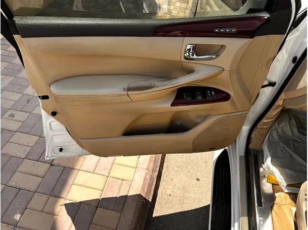Car image 29