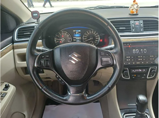 Car image 17