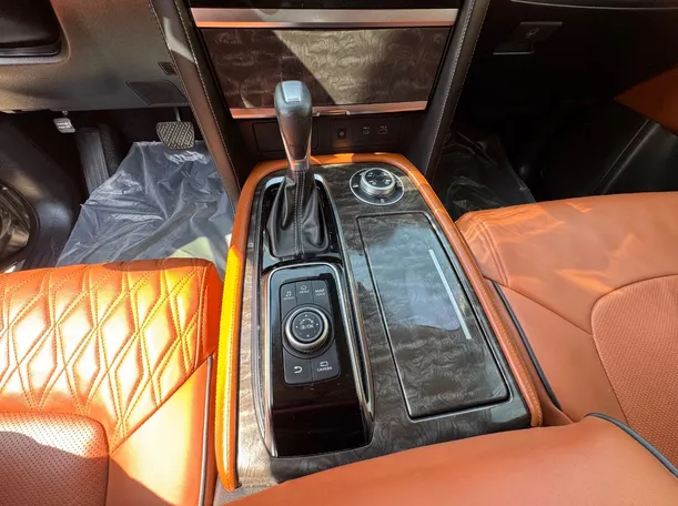 Car image 18