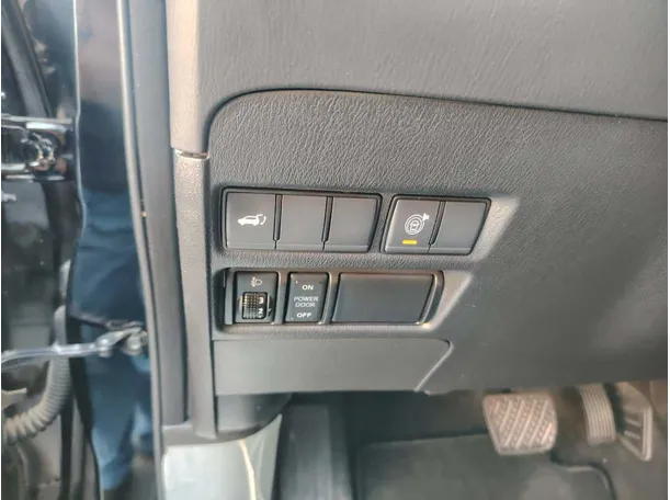 Car image 34