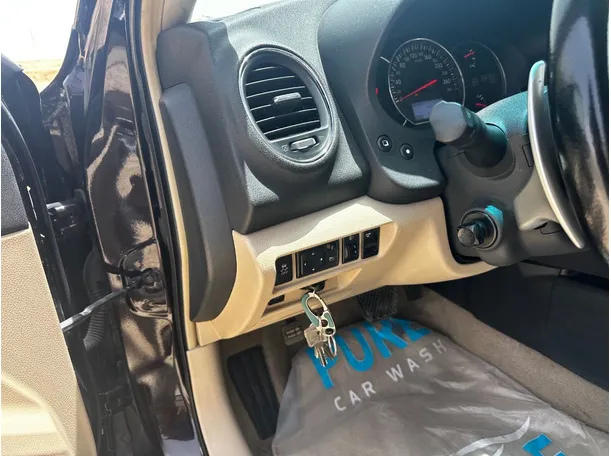 Car image 25