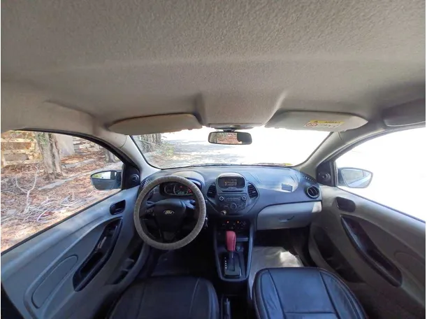 Car image 12