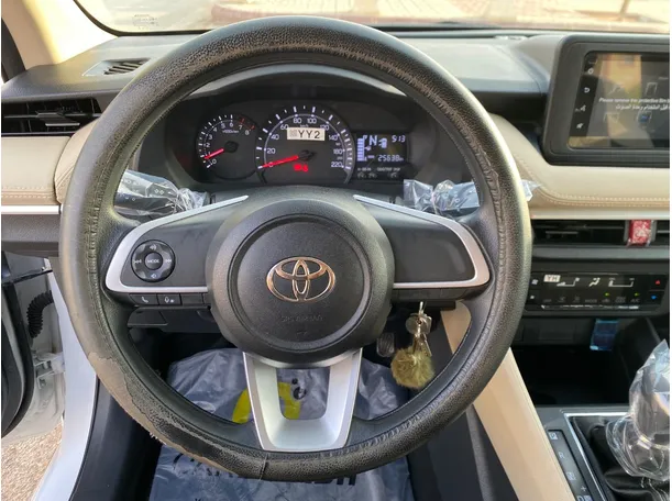 Car image 18