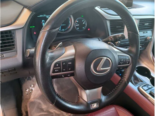 Car image 19