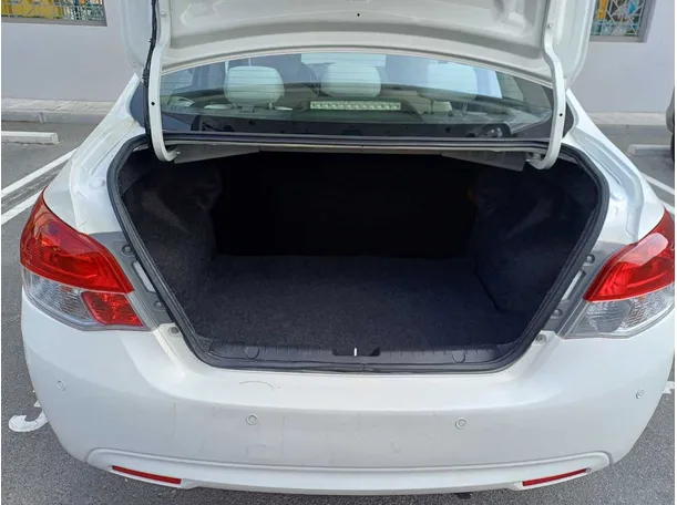 Car image 20