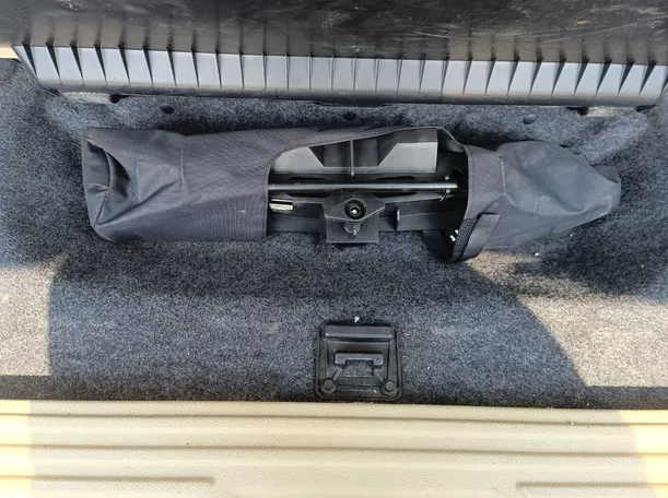 Car image 29