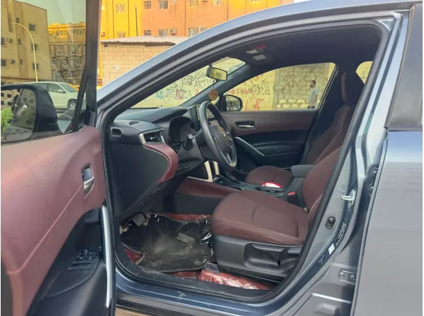 Car image 12
