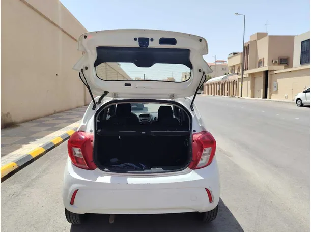 Car image 23
