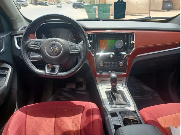 Car image 16
