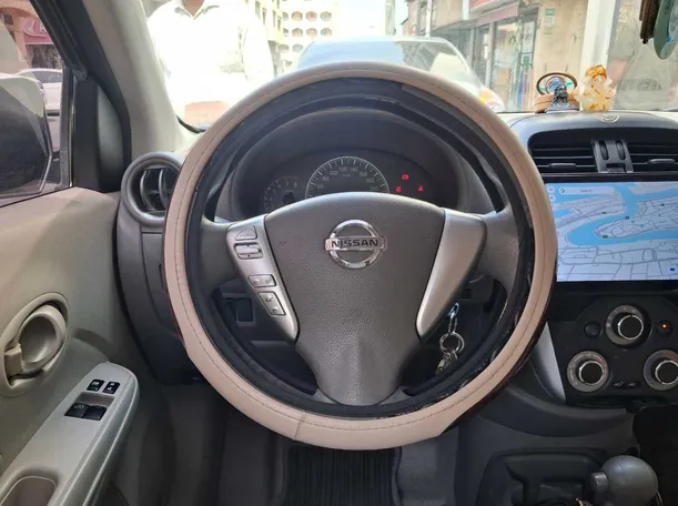 Car image 19