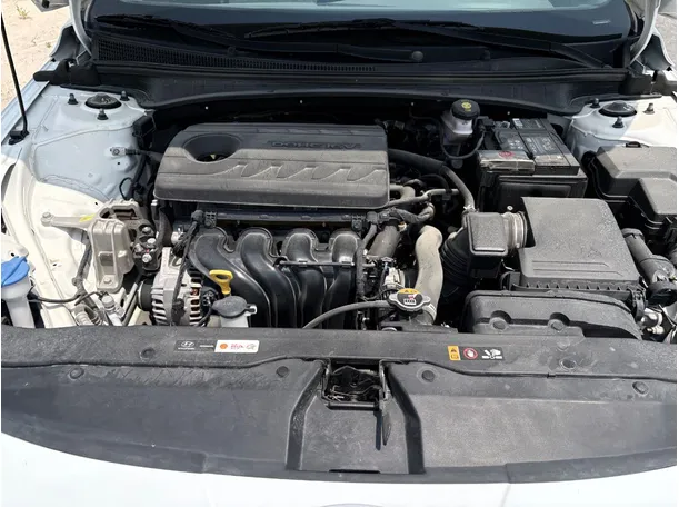 Car image 25