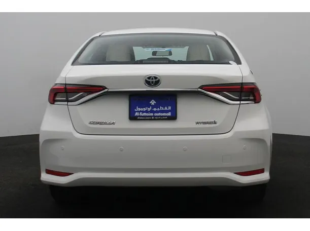 Car image 12