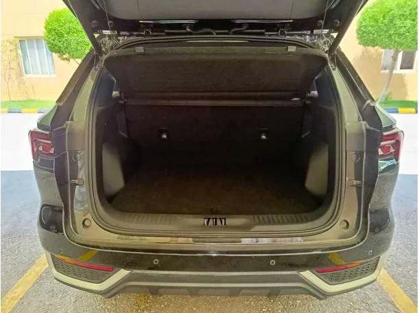Car image 26
