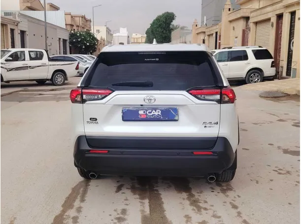 Car image 6