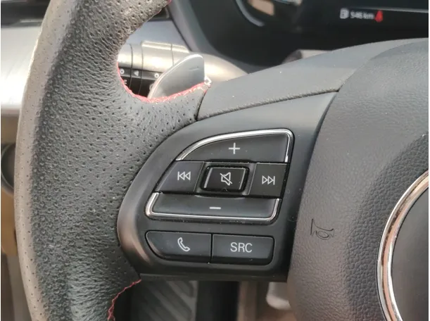Car image 25