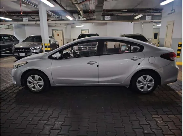 Car image 8