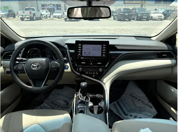 Car image 18