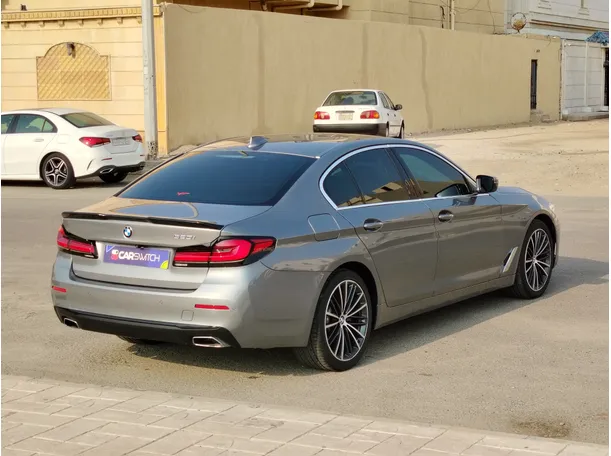 Car image 5