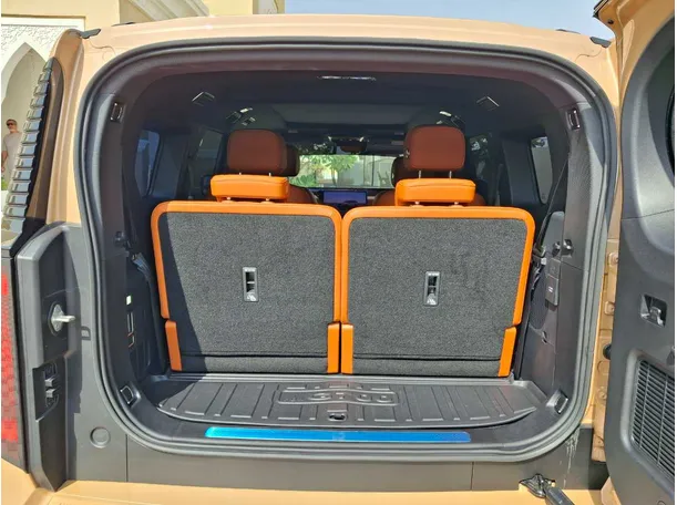 Car image 23