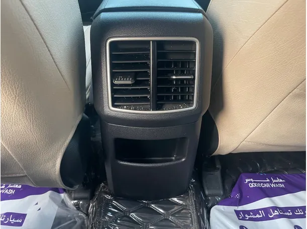 Car image 24