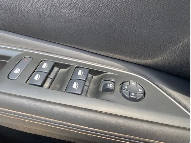 Car image 29