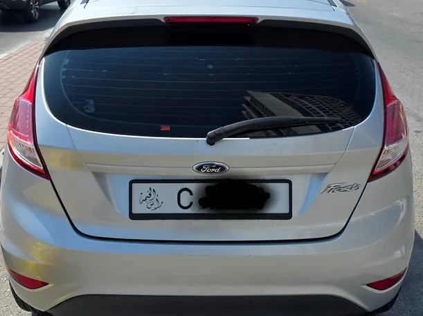 Car image 4