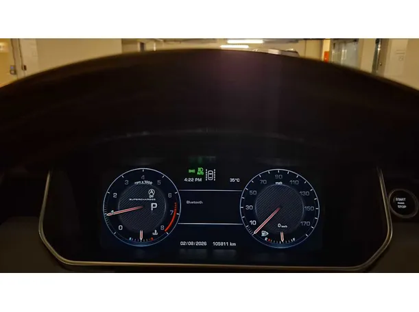Car image 19