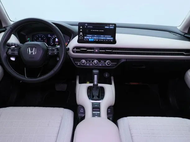 Car image 14