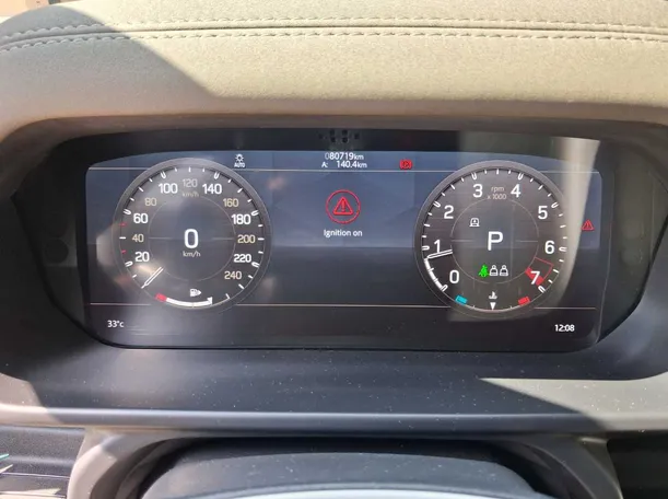 Car image 18