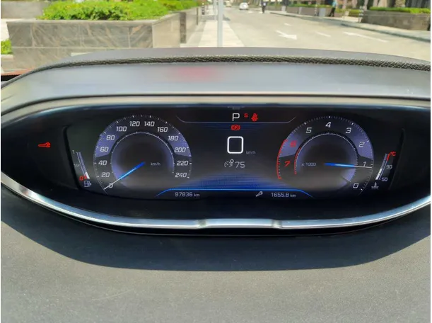 Car image 17