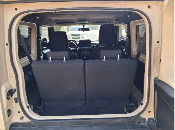 Car image 29