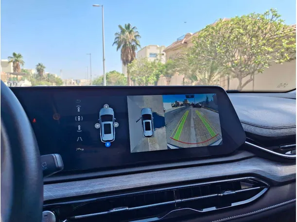 Car image 16