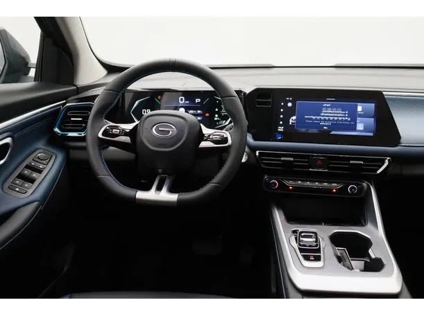 Car image 15