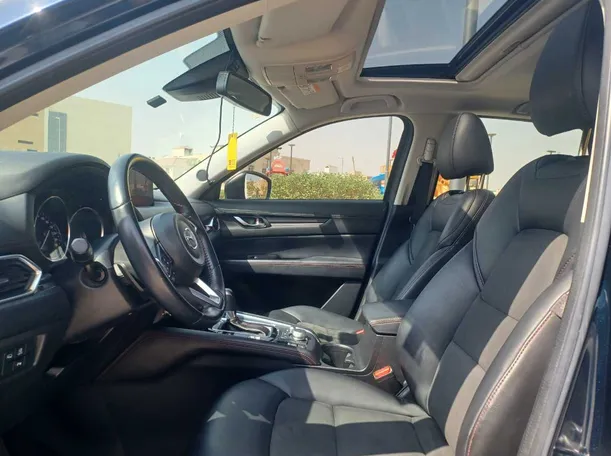 Car image 12