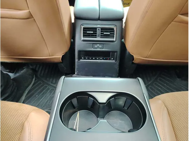 Car image 40