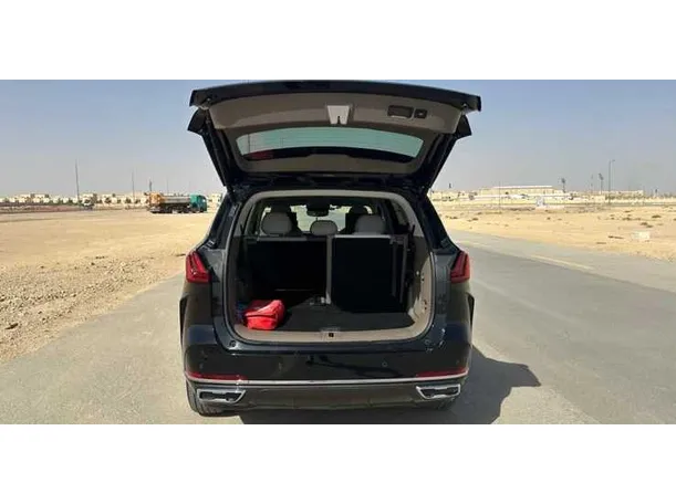 Car image 13